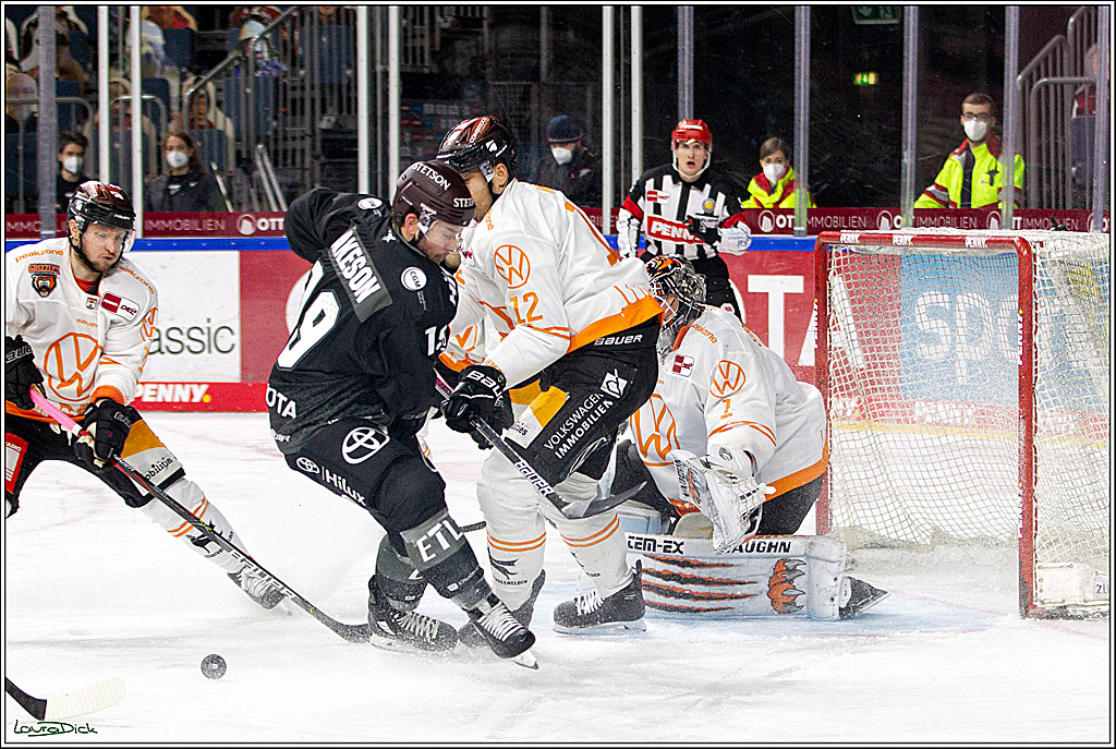 PENNY DEL;  Koelner Haie - Wolfsburg Grizzlys; Koeln, 17.03.2021